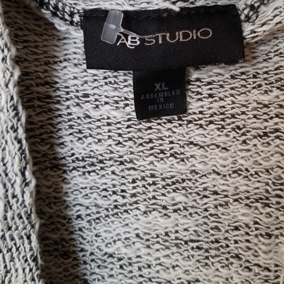 Sweater - Picture 2 of 2